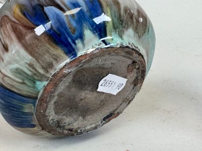 ALGERIE, XXe. 
Vase rouleau en céramique...