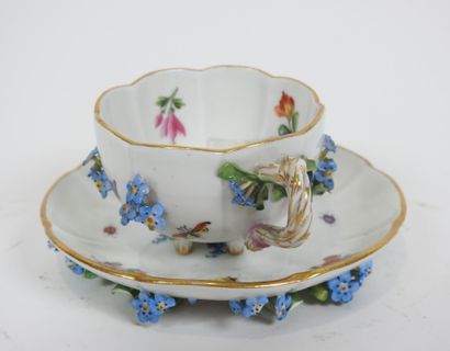 MEISSEN, early 20th century,
Porcelain cup...