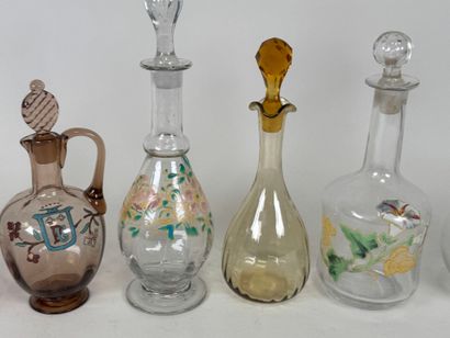 Six carafons ou carafes certaines partiellement...