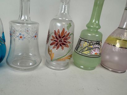Six carafons ou carafes certaines partiellement...