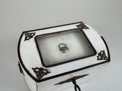 École, XXe.
Coffret à thé en bois laqué et...