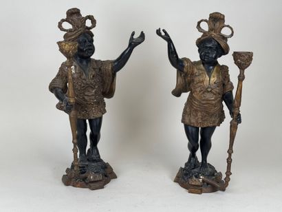 École, XXe.
Deux personnages à la coiffe...