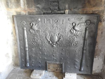 Important rectangular cast-iron fireback...