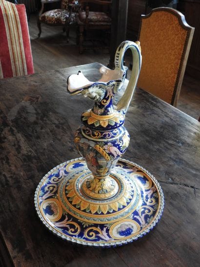 ROULLET RENOLEAU in Angoulême. 
Ewer and...