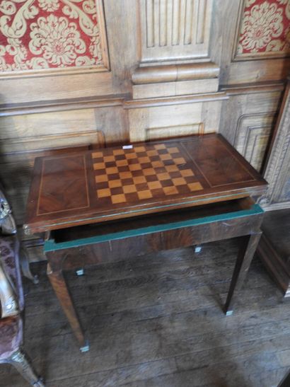Small wooden and veneered checkerboard game...