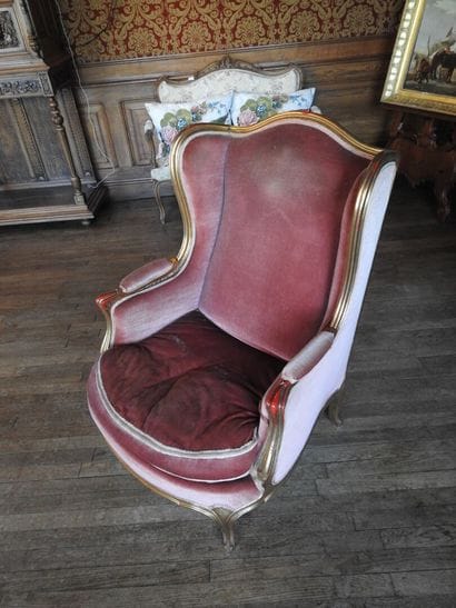 Molded and gilded wood Bergère with ears.
Louis...