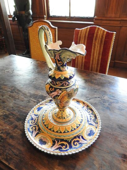 ROULLET RENOLEAU in Angoulême. 
Ewer and...