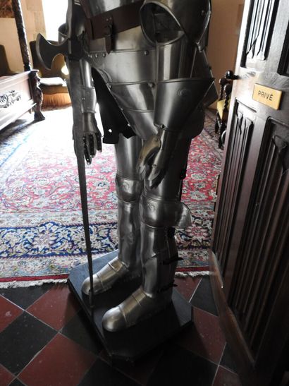 Metal armor with sword.
20th century work.
Height:...
