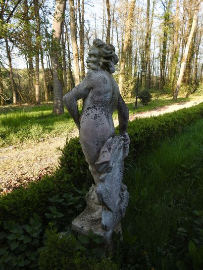 Statue de jardin en pierre reconstituée figurant...