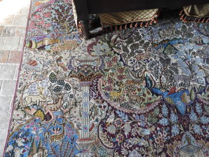 Polychrome wool mechanical rug decorated...