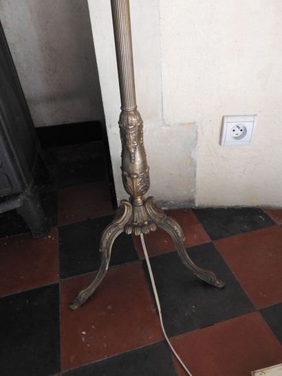 Three-arm metal floor lamp, base. 
20th century.
H.:...
