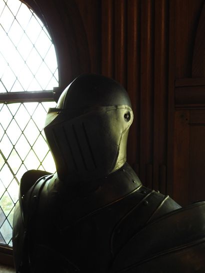 Important riveted metal armor with fancy...
