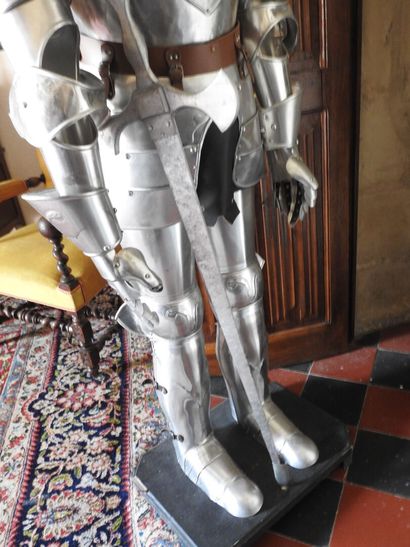 Metal armor with sword.
20th century work.
Height:...