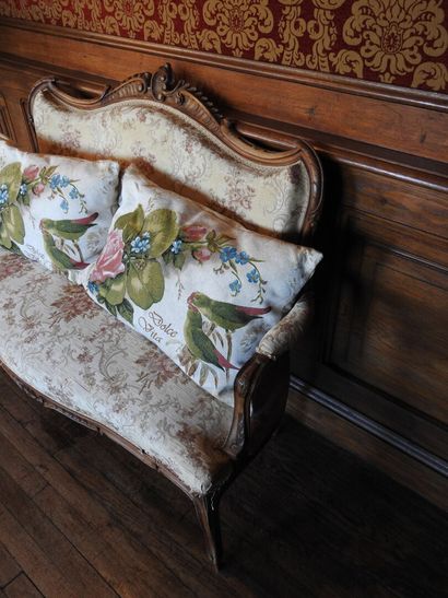 Small bench in carved wood. 
Louis XV style,...