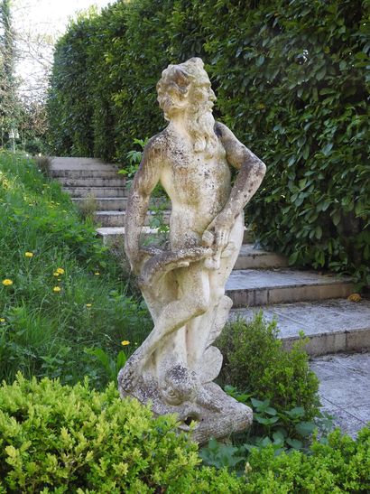 Statue de jardin en pierre reconstituée figurant...