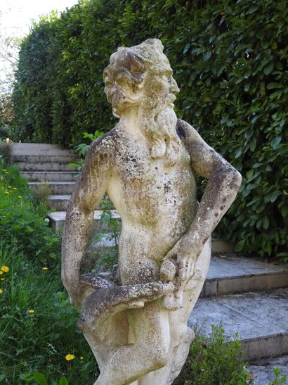 Statue de jardin en pierre reconstituée figurant...