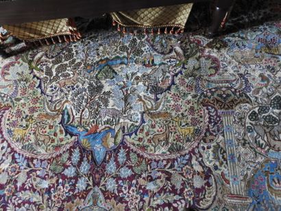 Polychrome wool mechanical rug decorated...