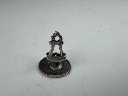 Sceau ou cachet de pouce en argent à décor...