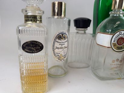 Collection de 11 flacons dont :
- Parfums...