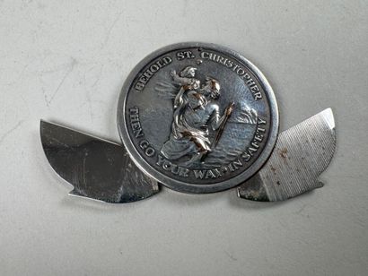 HICKOK, U.S.A.
Nécessaire à ongles de poche...