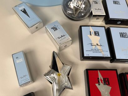 THIERRY MUGLER.
Lot d'environ 30 miniatures...