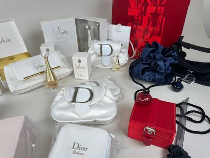 DIOR 
Miss Dior, J'Adore.
Environ 15 miniatures...
