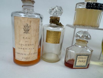 Lot de 7 flacons dont :
- GUERLAIN. Eau de...