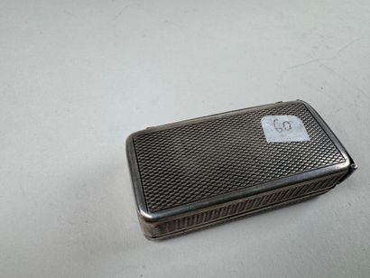 Petit étui pyrogène en argent guilloché avec...