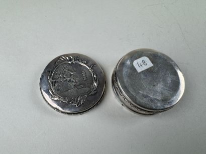 Petit pilulier en argent, poinçon Minerve,...