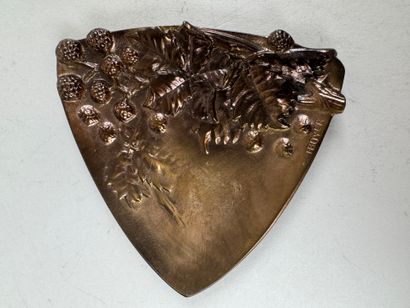 Lot en bronze doré :
- Henri BOYER.
Petit...