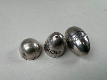 Souvenir de la renaissance 1925.
Deux étuis...