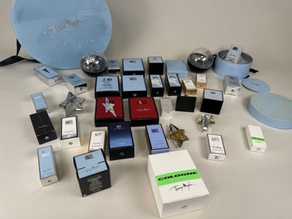 THIERRY MUGLER.
Lot d'environ 30 miniatures...