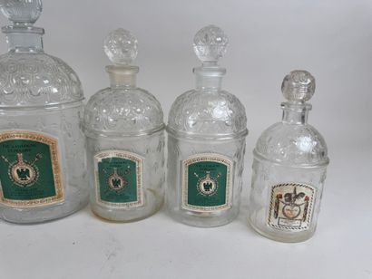 GUERLAIN.
Eau de Cologne.
Sept flacons en...