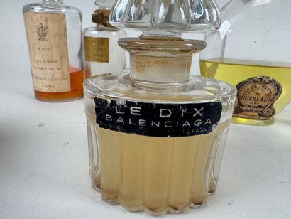 Lot de 7 flacons dont :
- GUERLAIN. Eau de...