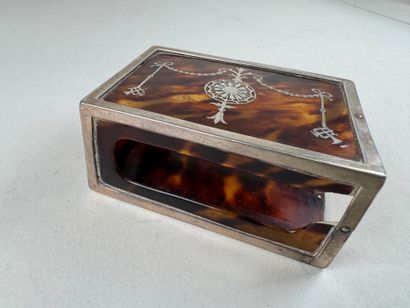 Boîte à allumettes en écaille et argent étranger...