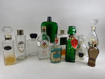 Collection de 11 flacons dont :
- Parfums...
