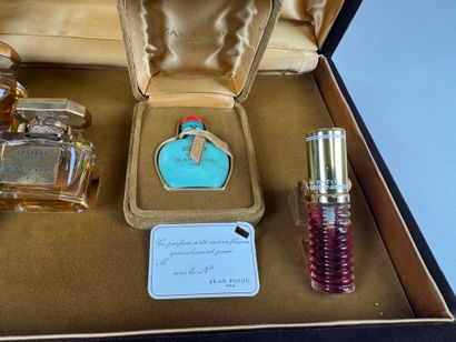 JEAN PATOU 1000.
Coffret comprenant :
- trois...