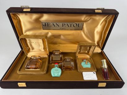 JEAN PATOU 1000.
Coffret comprenant :
- trois...