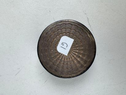 Petite boîte pilulier circulaire en argent...