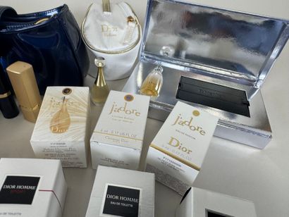 DIOR.
Environ 25 miniatures ou coffrets contenant...