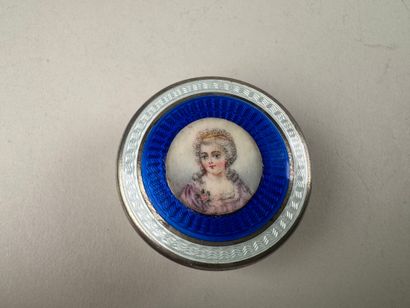 Petite boite pilulier en argent étranger,...