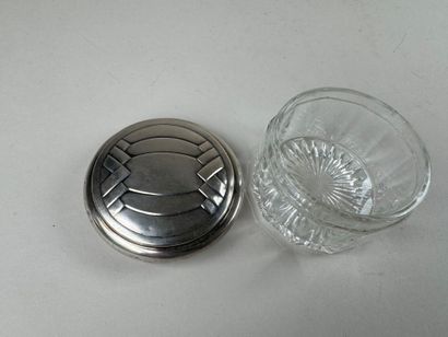 Petite boîte circulaire en verre, le couvercle...