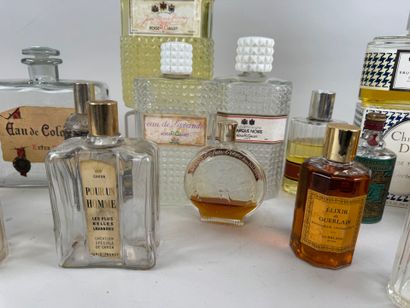 Collection de 18 flacons à parfum, eau de...