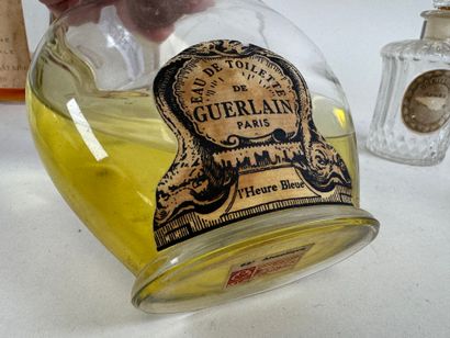 Lot de 7 flacons dont :
- GUERLAIN. Eau de...