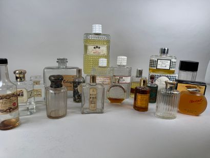 Collection de 18 flacons à parfum, eau de...