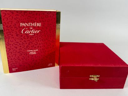 PANTHERE de CARTIER.
Coffret moiré contenant...