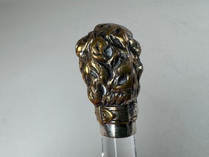 Pilon en cristal, la prise en métal argenté...