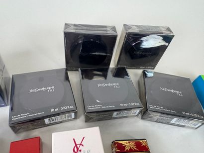 YVES SAINT LAURENT.
Opium, Nu, l'Homme, Rose...