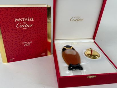 PANTHERE de CARTIER.
Coffret moiré contenant...