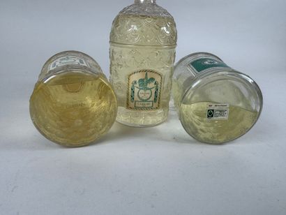 GUERLAIN à Paris.
Eau de Cologne.
Trois flacons...